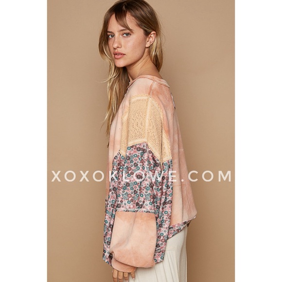 POL Bleach Washed Floral + Lace Waffle Knit oversized Top in Pumpkin Jam - Picture 4 of 11